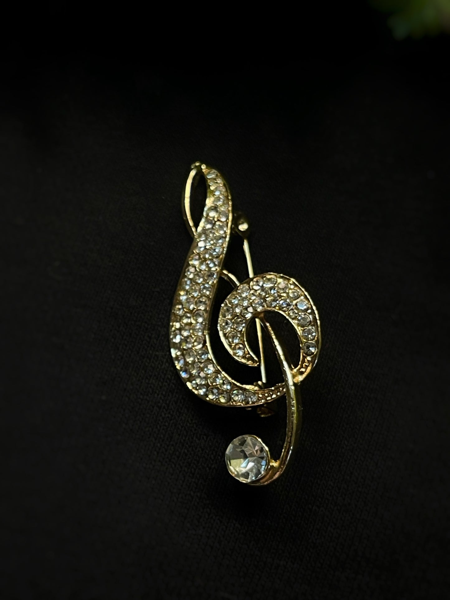 Sparkle Treble Clef Brooch