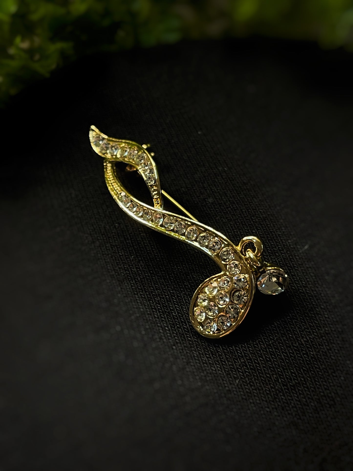 Eighth Note Sparkle Brooch